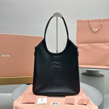 HOBO 40 TOTE IN BLACK CALFSKIN Luxe Carry