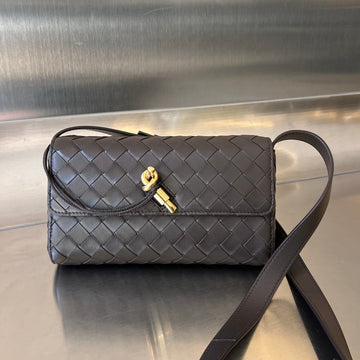 ANDIAMO 21 IN HICKORY BROWN LAMBSKIN by Luxe Carry