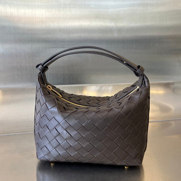 WALLACE 22 BAG IN FONDANT CALFSKIN Luxe Carry