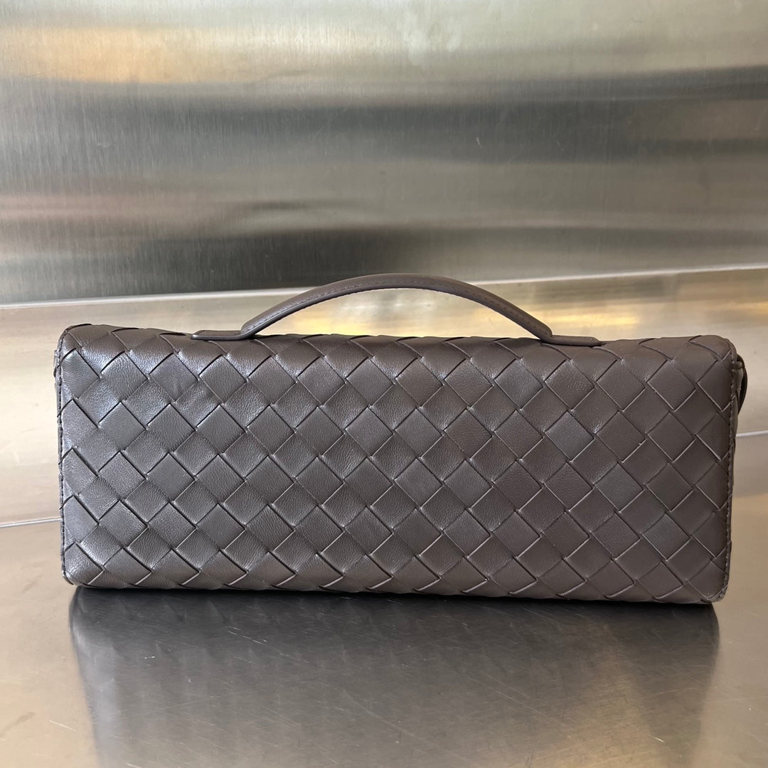 BV Long Clutch Andiamo With Handle 31cm Chocolate Calfskin Ghw Luxe Carry