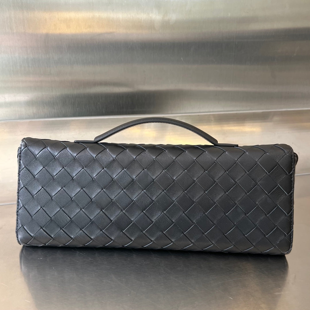 BV Long Clutch Andiamo With Handle 31cm Black Calfskin Ghw Luxe Carry