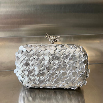 SILVER KNOT 19 IN SILVER LAMBSKIN by Luxe Carry