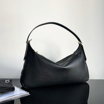 UNDERARM BAG 34 BLACK SOFT CALFSKIN Luxe Carry