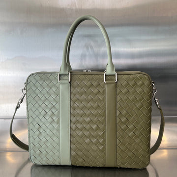 LARGE INTRECCIATO 40 BRIEFCASE IN MUD MIX TRAVERTINE CALFSKIN Luxe Carry