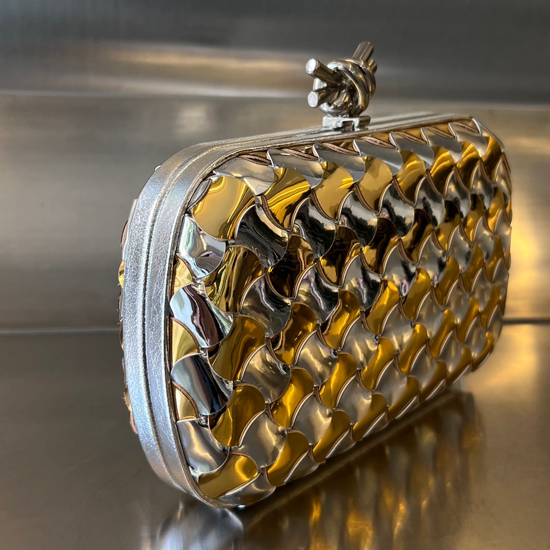 CLASSIC KNOT 19 IN GOLDEN MIX SILVER LAMBSKIN Luxe Carry
