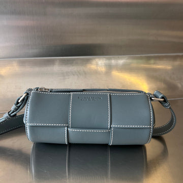 SMALL CYLINDER CASSETTE 21 IN NEVADA CALFSKIN Luxe Carry