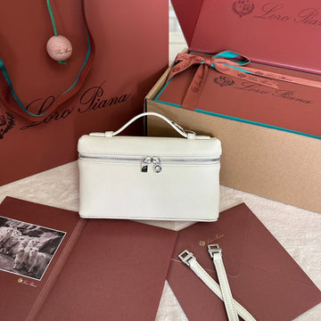 EXTRA POCKET L19 IN WHITE GRAINED CALFSKIN WITH SILVER HARDWARE by Luxe Carry