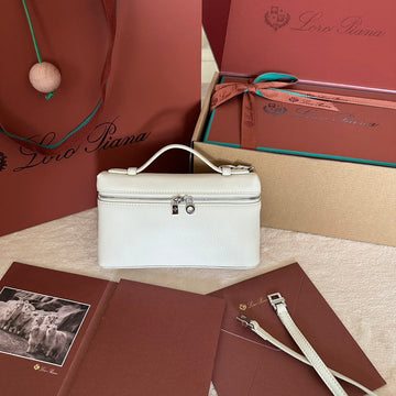 EXTRA POCKET L19 IN WHITE GRAINED CALFSKIN WITH SILVER HARDWARE by Luxe Carry
