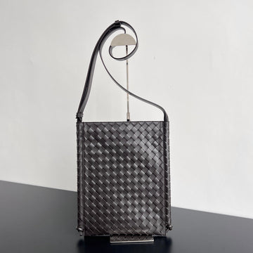 LARGE 35 FLAT LOOP IN BLACK CALFSKIN by Luxe Carry