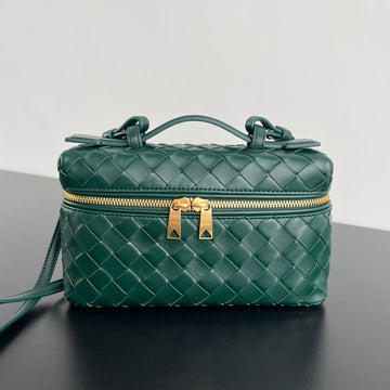 BANG BANG 22 VANITY CASE IN DARK GREEN CALFSKIN Luxe Carry