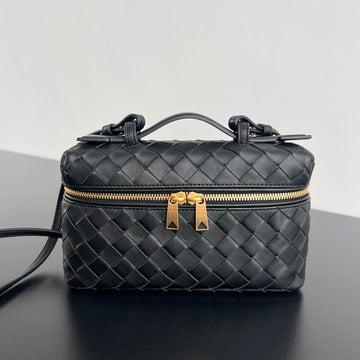 BANG BANG 22 VANITY CASE IN BLACK CALFSKIN by Luxe Carry