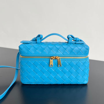 BANG BANG 22 VANITY CASE IN CERULEAN BLUE CALFSKIN by Luxe Carry