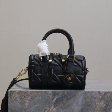 MINI GROOVE BAG 16 IN BLACK MACROCANNAGE CALFSKIN WITH GOLD HARDWARE Luxe Carry