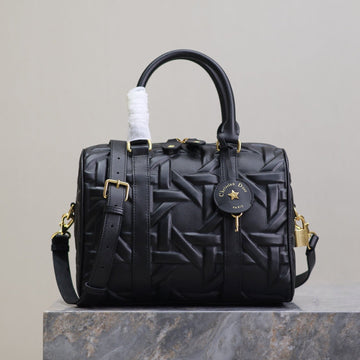 GROOVE BAG 25 IN BLACK MACROCANNAGE CALFSKIN WITH GOLD HARDWARE Luxe Carry Bags