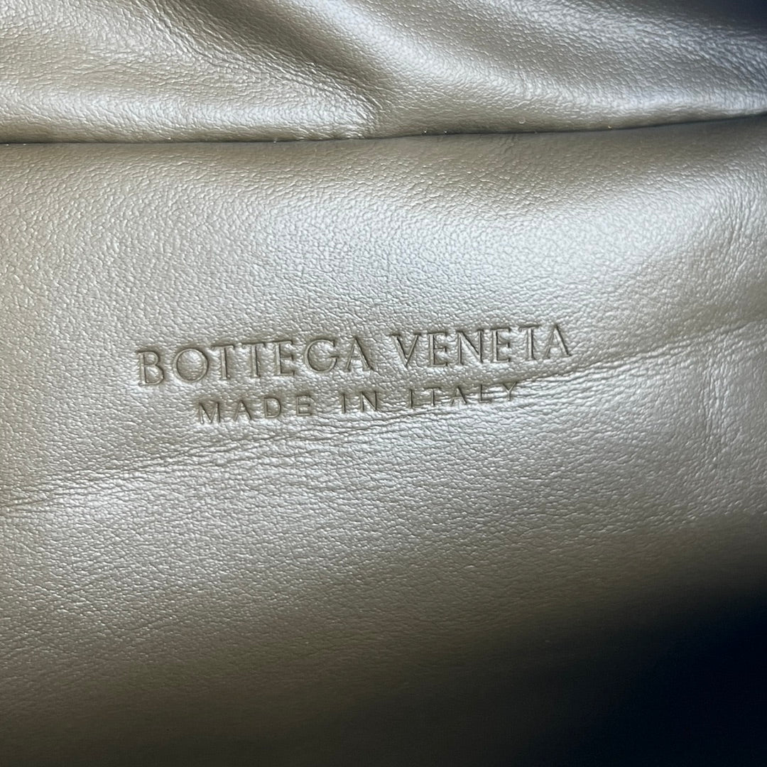 SHOULDER BAG 37 IN KELP LAMBSKIN by Luxe Carry