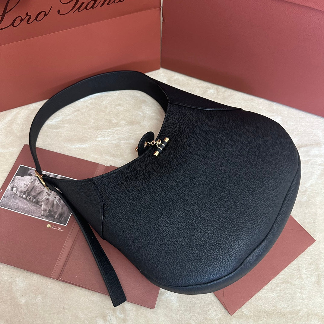 BOLuxe CarryIN SHOULDER BAG 32 IN BLACK CALFSKIN WITH GOLD HARDWARE Luxe Carry Bags