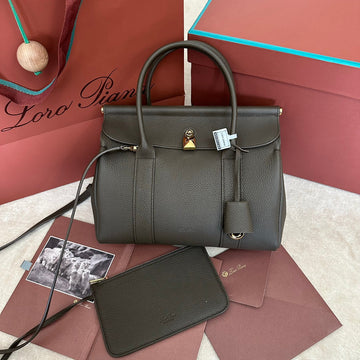 LOOM BAG 25 IN MOCHA BROWN SMOOTH CALFSKIN WITH GOLD HARDWARE Luxe Carry