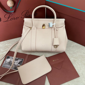 LOOM BAG 25 IN LIGHT PINK SMOOTH CALFSKIN WITH GOLD HARDWARE Luxe Carry