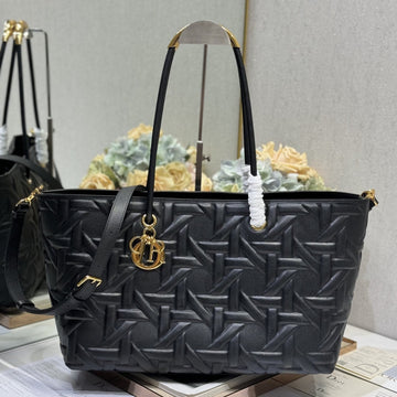 LARGE 41 TOUJOURS BAG IN BLACK MACROCANNAGE LAMBSKIN Luxe Carry