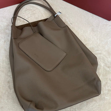 BALE HOBO EXTRA LARGE 40 BAG IN MEDIUM BROWN CALFSKIN Luxe Carry