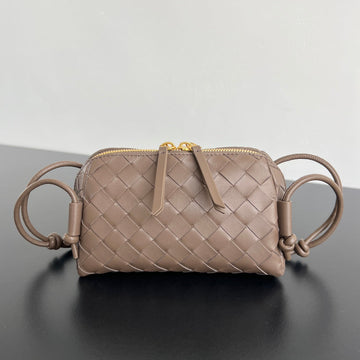 CONCERT POUCH 18 IN MEDIUM BROWN LAMBSKIN Luxe Carry Bags