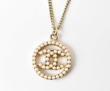 Top Quality Chanel Metal Fake Pearl Necklace Pendant