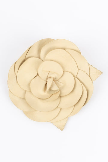 Broche cam?©lia Chanel
