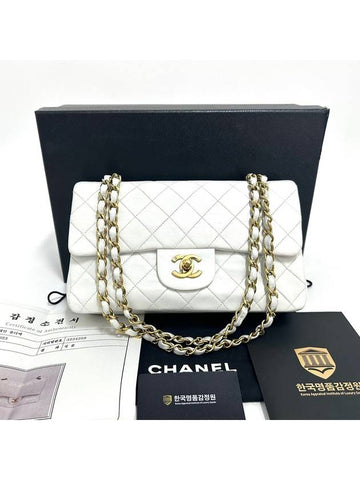 Lambskin classic medium shoulder bag Chanel