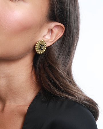Top Quality Chanel   Brushed Gold Round Clip-On Earrings with Black CC Logo Detail