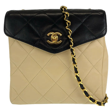 Top Quality Chanel   Lambskin Matelasse Turnlock Crossbody