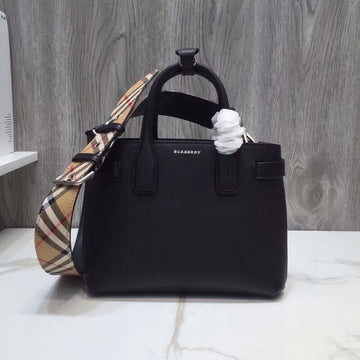 B-Berry - Luxe Carry  The Small Banner Bag Black For Women, Bags 10.6in/26Luxe Carry