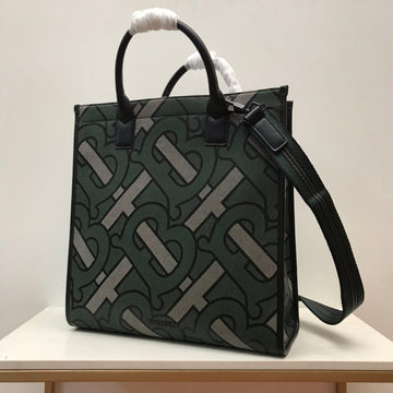 B-Berry - Luxe Carry  Monogram Recycled Polyester Jacquard Tote For Women, Bags 14.8in/37.5Luxe Carry