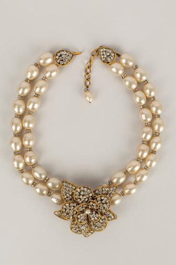 Collier cam?©lia Chanel