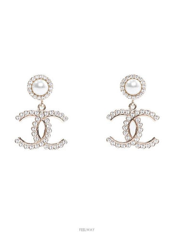 women earrings Chanel