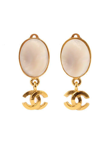 Top Quality Chanel 1995 Made Oval Cc Mark Swing Earrings Gold/Shell