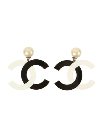 Top Quality Chanel 1996 Made Pearl Cc Mark Swing Earrings Black/White