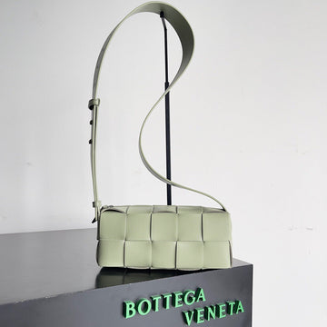 BV SMALL BRICK 24CM LIGHT GREEN LAMBSKIN Luxe Carry