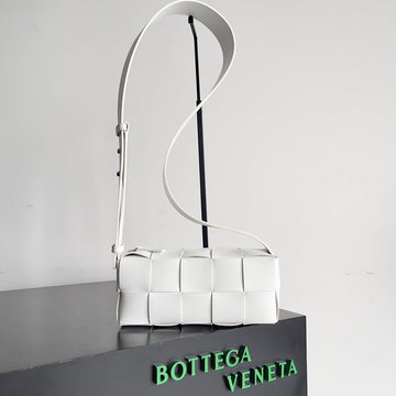 BV SMALL BRICK 24CM WHITE LAMBSKIN by Luxe Carry