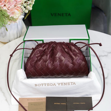INTRECCIATO POUCH 22 IN BURGUNDY LAMBSKIN Luxe Carry