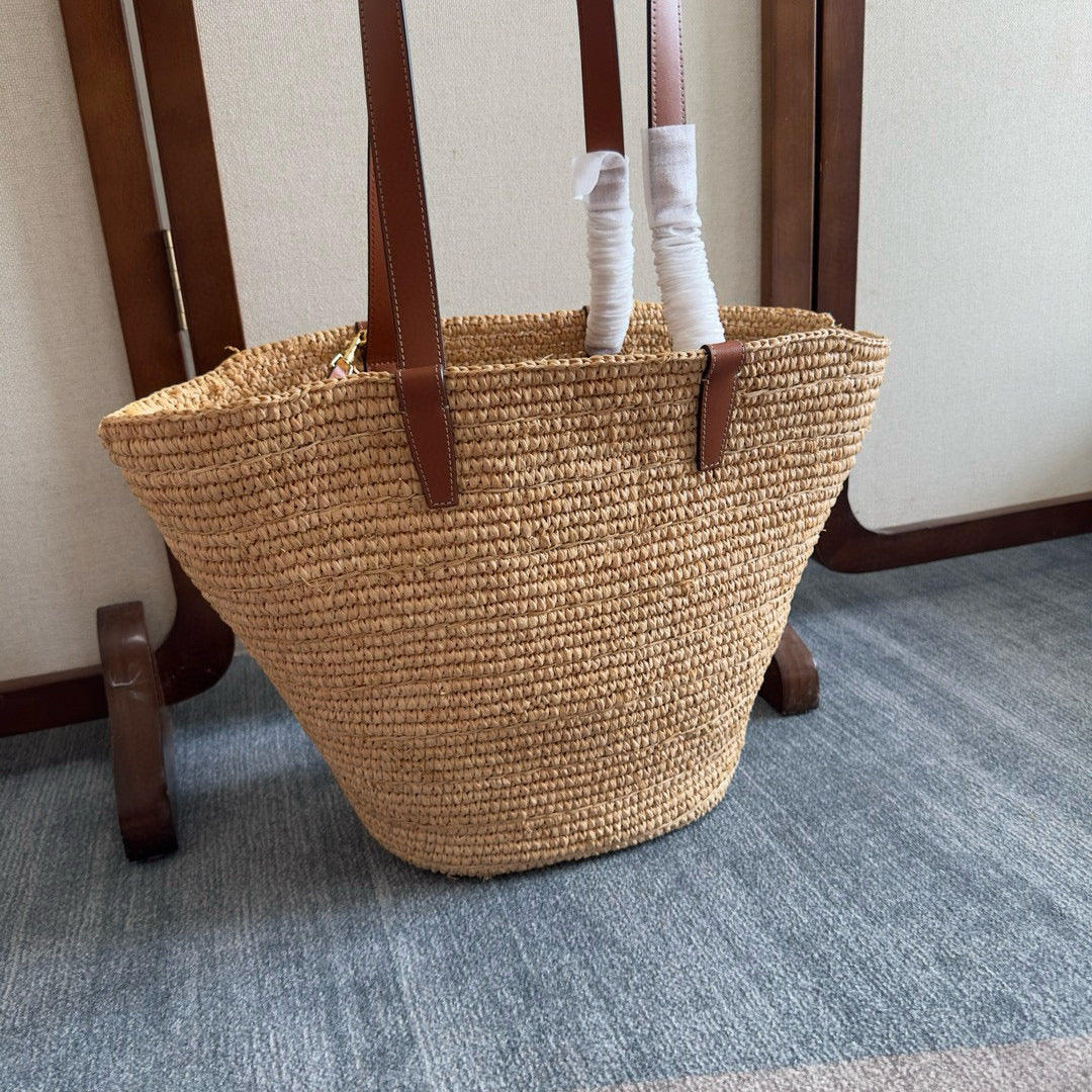 MEDIUM SUPPLE CELINE CLASSIC PANIER IN RAFFIA AND CALFSKIN Luxe Carry