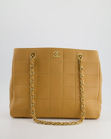 Top Quality Chanel   Beige Stitched Shoulder Bag in Lambskin Leather with Champagne Gold Hardware