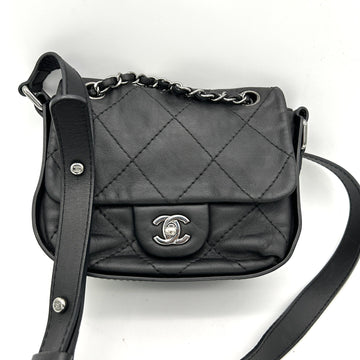 Top Quality Chanel black quilted lambskin Country mini crossbody bag  ch66252cv