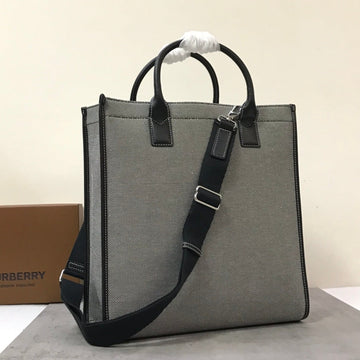 B-Berry - Luxe Carry  Horseferry Print Cotton Canvas Tote Black/Grey For Women, Women’s Bags, Shoulder And Crossbody Bags 14in/ 35.5Luxe Carry BUR 80508141