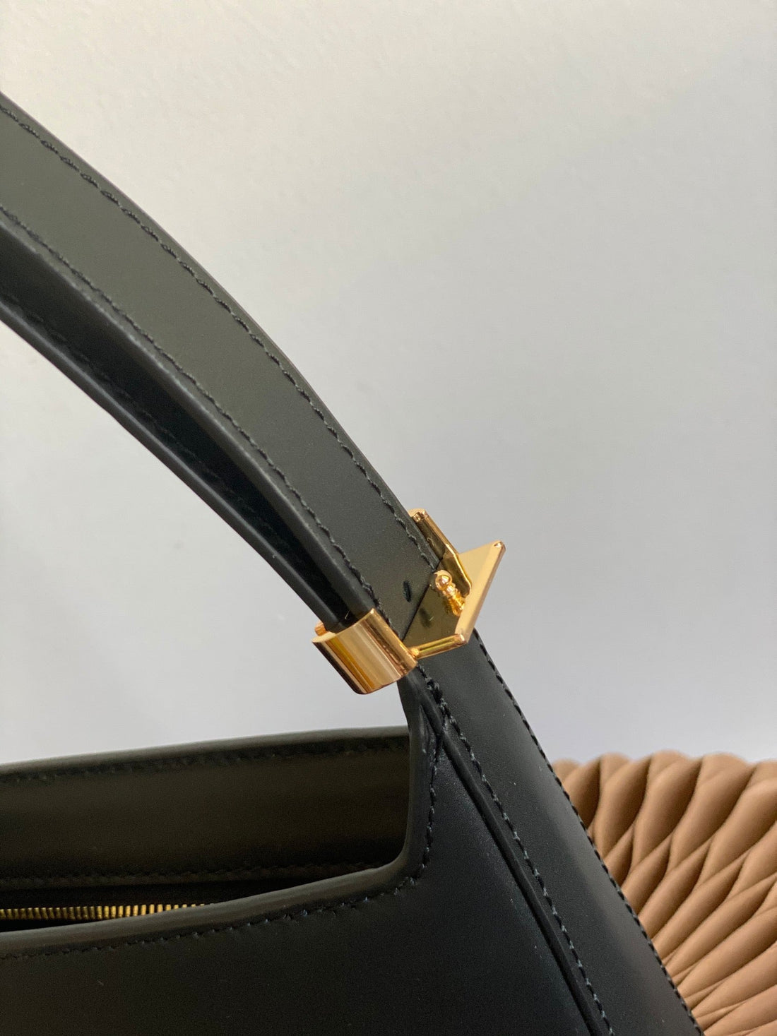 B-Berry - Luxe Carry  Thomas Shoulder Bag Monogram Black For Women, Bags 5.5in/14Luxe Carry 80462461