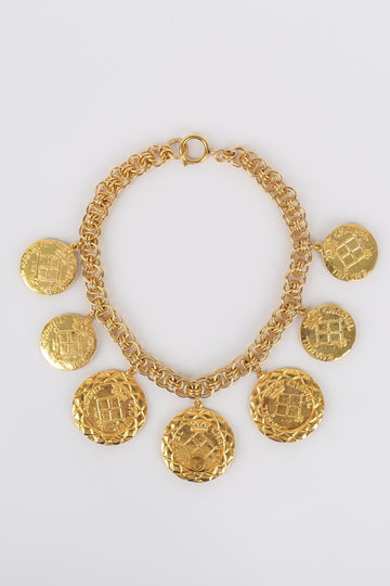 Collier dor?© Chanel