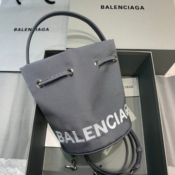 BLN-Ciaga Le Cagole Medium Bucket Bag In Gray, For Women,  Bags 11.8in/30Luxe Carry
