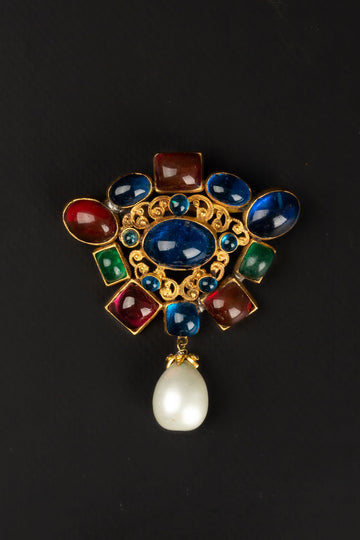Broche en p?¢te de verre Chanel