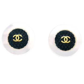 Top Quality Chanel White Black Button Shell Earrings Clip-On