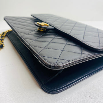 Top Quality Chanel   Black Quilted Lambskin Leather Medium Single Chain Flap Bag in NEW CONDITION