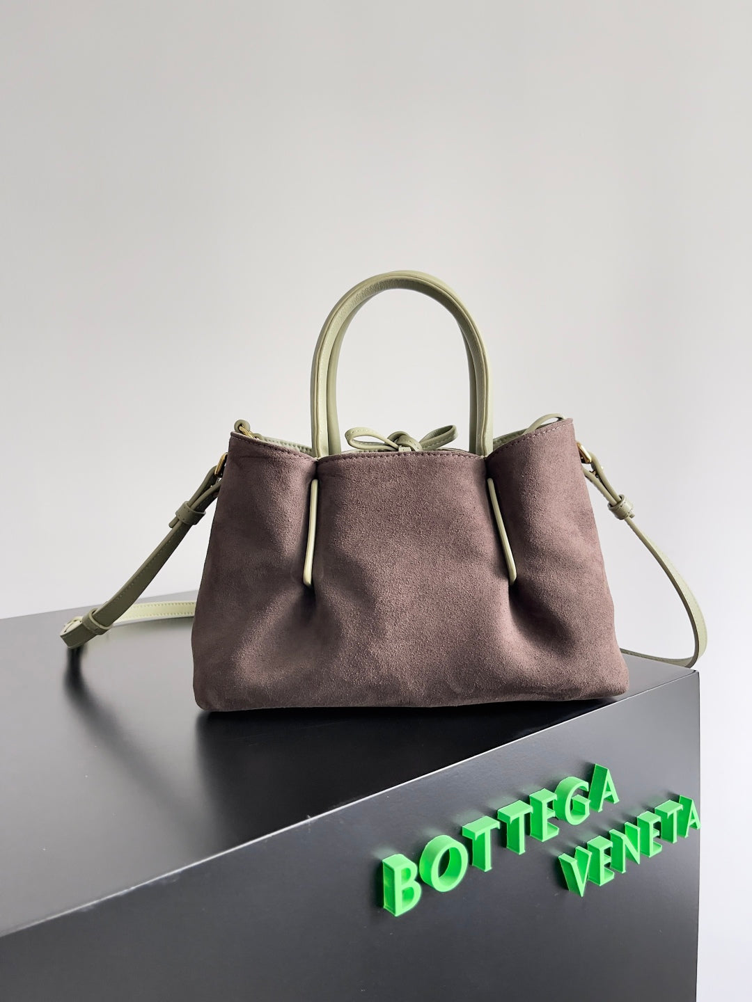 SMALL PINACOTECA REVERSIBLE TOTE BAG 24 IN MATCHA LAMBSKIN AND BROWN SUEDE Luxe Carry Bags